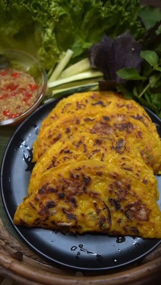Bánh Xèo (Vietnamese Savory Crepes)